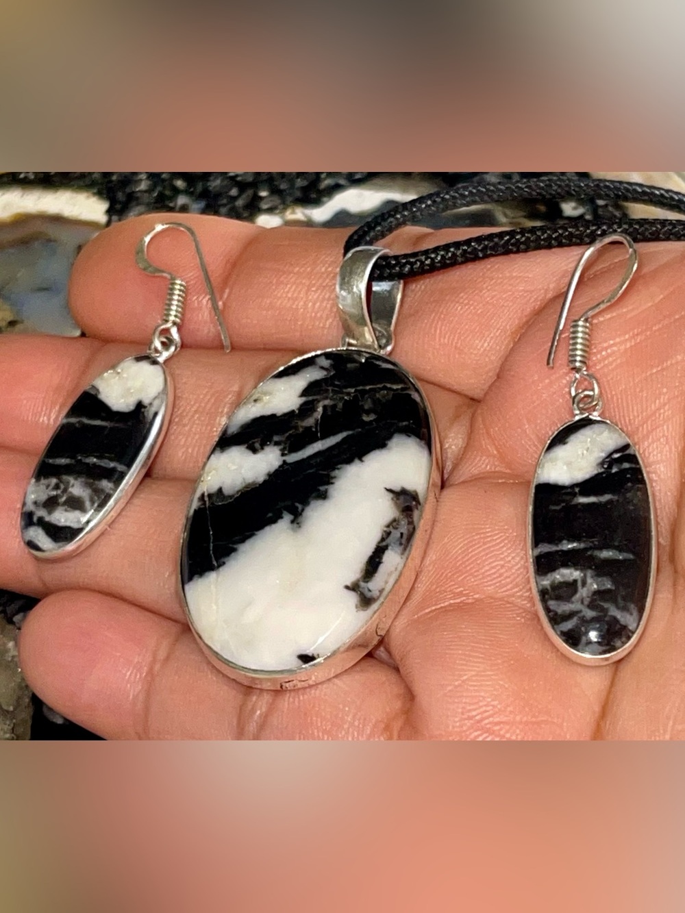 White Buffalo Turquoise Pendant & Earrings Set - Picture 6 of 17